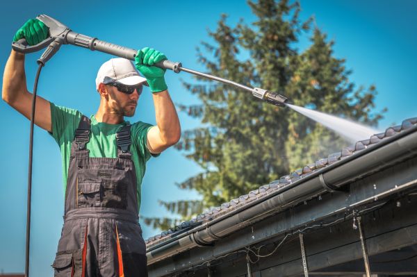 Gutter Washing in Cape Coral