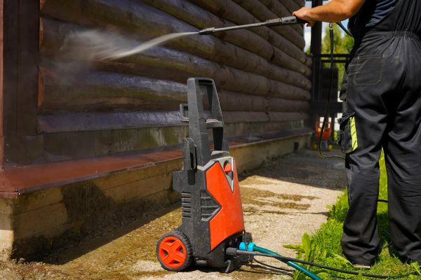 Wood House Exterior Cleaning in Cape Coral