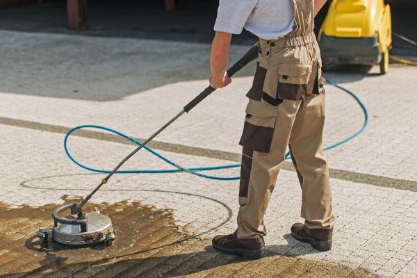 Townhouse Driveway Cleaning in Cape Coral